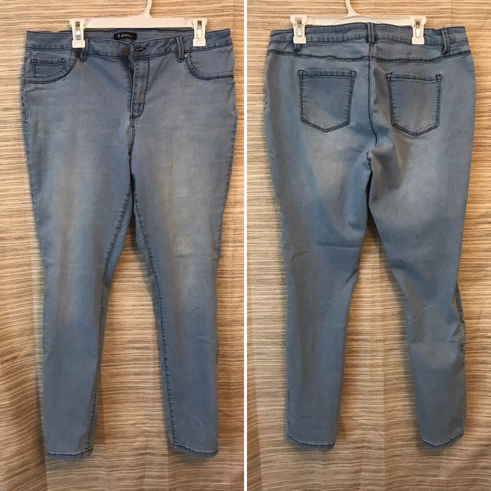 FINAL PRICE ⬇️ Light wash SUPER STRETCHY jeans